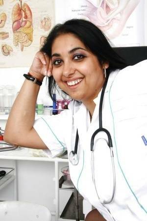 Fat Indian nurse Alice flashing upskirt underwear in hospital - India on justmyfans.pics