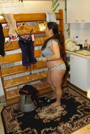 Fat amateur Kimberly Scott changes into lingerie inside a XXX store on justmyfans.pics