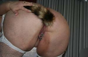 Fat UK woman Lexie Cummings shows her pierced cunt while sporting a butt plug - Britain on justmyfans.pics