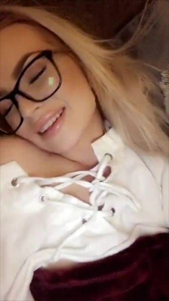 LaynaBoo orgasm on bed xxx porn videos on justmyfans.pics