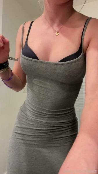 STPeach Tight Dress Ass Spreading Fansly Video  on justmyfans.pics
