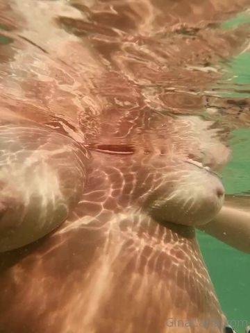 Gina Carla VIP - Swimming Topless on justmyfans.pics
