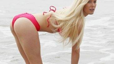 Heidi Montag Shows Off Her Sexy Body on the Beach in Santa Monica - fapfappy.com