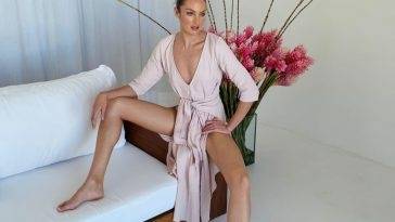 Candice Swanepoel Nude & Sexy - fapfappy.com