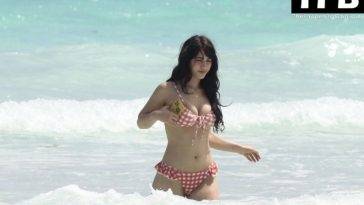 Caylee Cowan & Casey Affleck Hit the Beach in Mexico - Mexico on justmyfans.pics