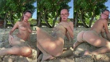 Emily Agnes Nude Beach Tease Onlyfans Video Leaked on justmyfans.pics