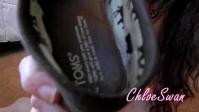 Dirty shoe lover chloeswan smell fetish foot smelling & boot worship 7:20 XXX porn videos on justmyfans.pics