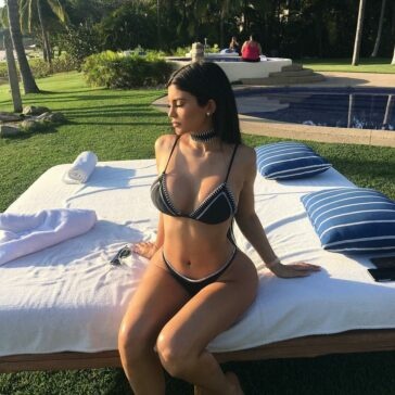Kylie Jenner Thong Bikini Pool Candid Set Leaked - Usa on justmyfans.pics