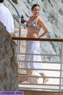  Michelle Rodriguez Caught in Bikini At Eden Roc Hotel in Antibes, France - France on justmyfans.pics
