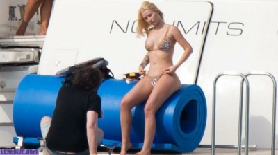 Iggy Azalea showing her big ass on the beach on justmyfans.pics