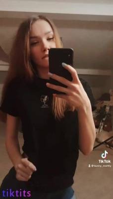 Homemade girl in front of the mirror on TikTok sexy turns into a femme fatale on justmyfans.pics