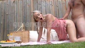 Gwen Gwiz Nude Summer Garden Picnic Sextape Fucking Video  on justmyfans.pics