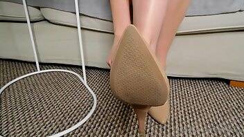 Tinsleyteaser angry boss bitch makes you worship her perfect feet so that you can make up for you... on justmyfans.pics