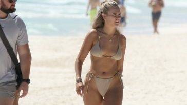 Molly-Mae Hague Shows Off Her Sexy Bikini Body on the Beach in Mexico - fapfappy.com - Mexico