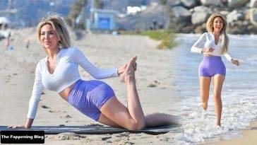 Farrah Abraham Starts Off The New Year with Some Yoga on the Beach in Santa Monica - fapfappy.com - city Santa Monica
