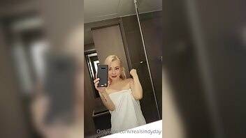 OnlyFans Sindy Squirts 18 yo Pussy @realsindyday part1 (206) on justmyfans.pics