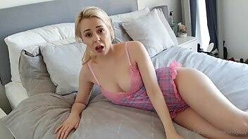 OnlyFans Sindy Squirts 18 yo Pussy @realsindyday part1 (166) on justmyfans.pics