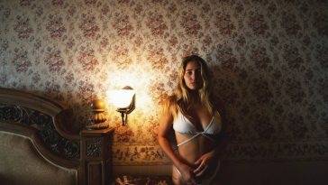 Lia Marie Johnson Nude & Sexy on justmyfans.pics