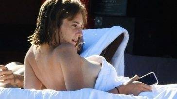 Maya Hawke Strips Off as She Sunbathes at the Beach in Venice (55 Nude & Sexy Photos) on justmyfans.pics