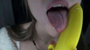 Peas And Pies Nude Banana Blowjob Video  on justmyfans.pics