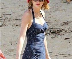 Taylor Swift Shows Off Her Engorged Vaginal Mound In A Swimsuit on justmyfans.pics