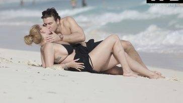 Shanna Moakler Looks Stunning in a Bikini as She Kisses Her Boyfriend on a Beach in Mexico - Mexico on justmyfans.pics