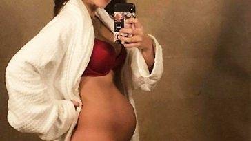 Hilaria Baldwin Thomas Nude Pantyless Selfie — Pregnant Pics With Children & Breast Feeding on justmyfans.pics