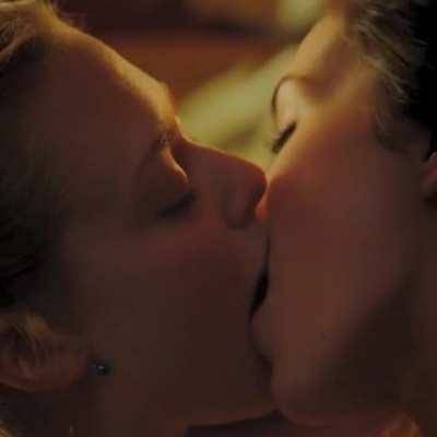 Amanda Seyfried and Megan Fox hot kissing scene on justmyfans.pics
