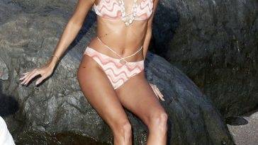 Devon Windsor Flaunts Her Slender Figure in a Tiny Bikini on justmyfans.pics
