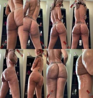 Red Rose La Cubana - oils up her fat ass on justmyfans.pics