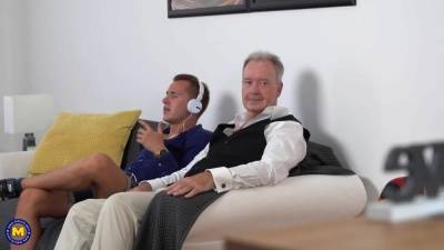 Hermione Ganger - Teeny Hermione getting fucked by her father in law / on justmyfans.pics