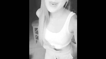 Chloe Scott sings beautifully premium free cam snapchat & manyvids porn videos on justmyfans.pics