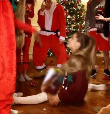 So began Ariana Grande?s Christmas gangbang on justmyfans.pics