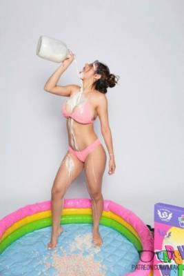 Mia Khalifa Bikini Cereal Pool Patreon Set Leaked - influencersgonewild.com - Usa