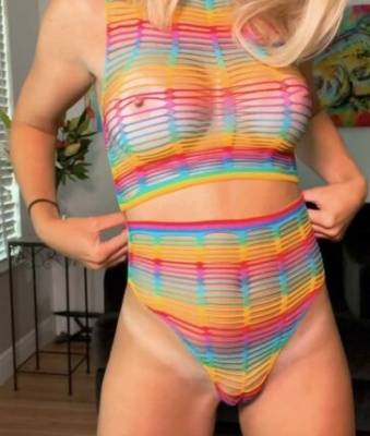 Vicky Stark Colorful Crochet Outfit Try On Onlyfans Video  on justmyfans.pics