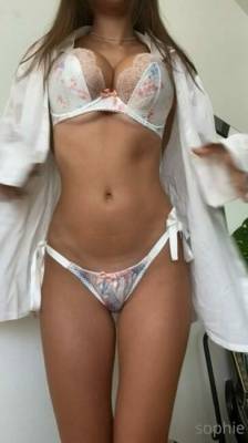 Sophie Mudd Lingerie Striptease  Video  - Usa on justmyfans.pics