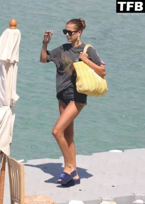 Nicole Poturalski is Spotted with Nico Schulz Out in Mykonos on justmyfans.pics
