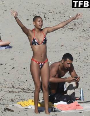 Willow Smith Makes a New Friend While Tanning Solo in Malibu on justmyfans.pics