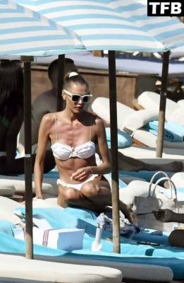 Alina Baikova Shows Off Her Sexy Figure on Holiday in Greece - Greece on justmyfans.pics