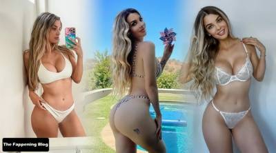 Emily Sears Shows Off Her Sexy Boobs & Butt on justmyfans.pics
