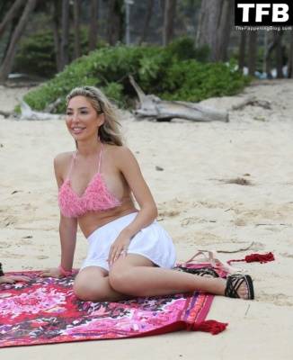 Farrah Abraham Enjoys a Day on the Beach in Hawaii on justmyfans.pics