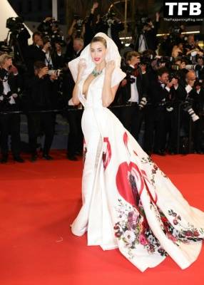 Jessica Michel Poses Braless on the Red Carpet at the 75th Annual Cannes Film Festival on justmyfans.pics