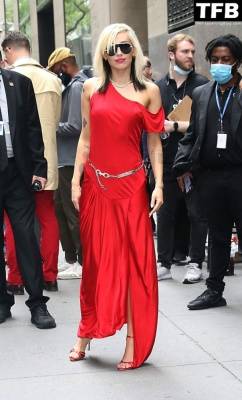 Miley Cyrus Looks Hot in Red as She Attends the 2022 NBCUniversal Upfront in New York - New York on justmyfans.pics