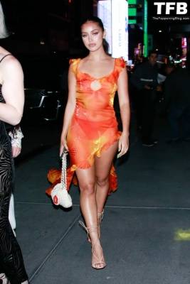 Cindy Kimberly Flashes Her Nude Tits as She Leaves the Sports Illustrated Swimsuit Issue Launch Party on justmyfans.pics