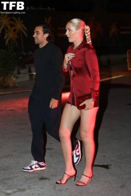 Lindsey Vonn Shows Off Her Beautiful Legs as She Arrives at Carbone on justmyfans.pics