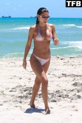 Chantel Jeffries Slips Into a Tiny Pink Bikini in Miami on justmyfans.pics