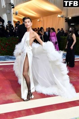 Hailey Bieber Shows Off Her Sexy Legs at The 2022 Met Gala in NYC on justmyfans.pics