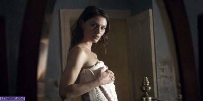 Sexy Phoebe Tonkin Naked Scene from ‘Bloom’ on justmyfans.pics