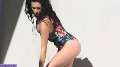 Tania Marie and her sexy bikini body - leakhive.com