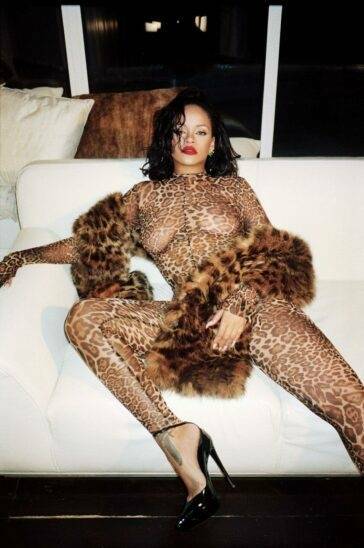 Rihanna Nude Modeling Photoshoot Set Leaked - dailyfans.net - Barbados